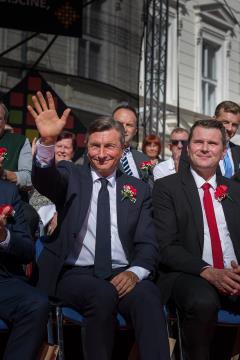 Izjemen obisk zaznamoval 50. Dneve narodnih noš in oblačilne dediščine v Kamniku (Blaž T. Muc)  (160)